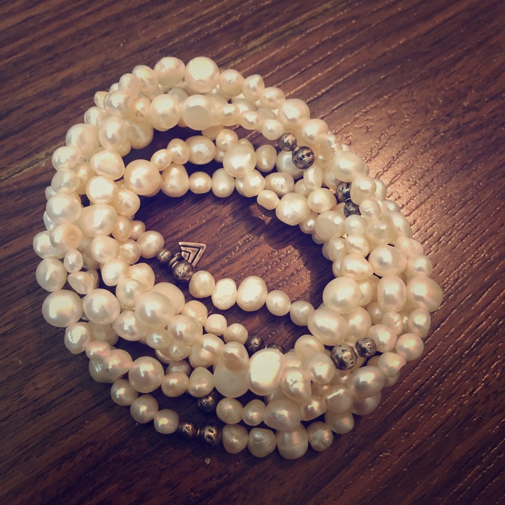 7 freshwater pearl stretch bracelets by Silpada.